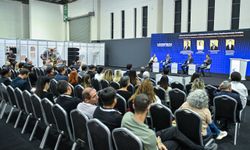 İzmir’de lojistik sektörünün geleceği konuşuldu: Gözler biyoyakıt teknolojilerinde