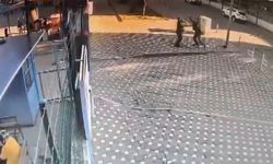 İzmir’de okul önünde bekçiyle arbede! Şüphelinin öğretmen olduğu ortaya çıktı