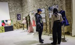 İzmir’de genç tasarımcılar sektör temsilcileriyle buluştu
