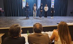 Genç İzmir Tiyatro Topluluğu seçmelerine yoğun ilgi