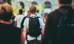 Tire’de iki lisede tehlikeli olay: okullara bıçak ve baltayla geldiler