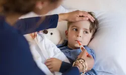Sonbaharda çocukları tehdit eden 5 hastalık: Uzman isimden ailelere uyarılar