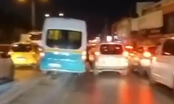 İzmir’de trafikte pes dedirten dolmuş manevrası