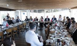 Çeşme’de Muhtarlar Günü buluşması: Başkan Denizli’den iş birliği mesajı