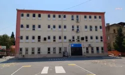 Bayraklı’da okul çantasından silah çıktı