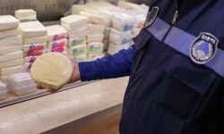 Buca’da şarküteride 109,5 kilo tarihi geçmiş ürün ele geçirildi