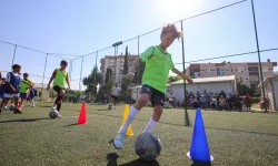 Buca’da ücretsiz futbol kurslarına çocuklardan yoğun ilgi