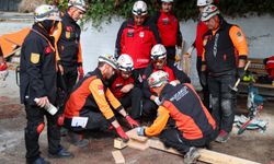 Buca'daki deprem tatbikatında BUCAKUT ekiplerinden başarılı performans