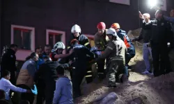 ÇOMÜ’de altyapı çalışması sırasında toprak kaydı: 2 işçi yaralandı
