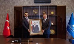 AK Partili İnan’dan Özel’e Cemil Tugay cevabı: Ömrünün sonuna kadar İzmir düşmanı olarak anılacaksın
