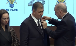 Erdoğan rozeti taktı! Cemil Tugay AK Parti’ye katıldı