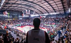 Karşıyaka basketbolda 5,5 ay sonra taraftarıyla buluşuyor: Biletler yoğun ilgi gördü