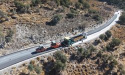 İzmir’in dört bir yanında asfalt mesaisi: İlçe ilçe yol yenileme çalışmaları
