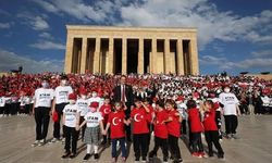 LÖSEV’den Anıtkabir’de geleneksel buluşma: Yaklaşık 100 bin kişi bir araya geldi
