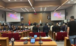 İzmir Büyükşehir Belediyesi meclis toplantısı yeterli sayıya ulaşılamaması nedeniyle ertelendi