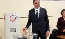 Çağatay Güç, YENİ Parti İzmir İl Kongresi’nde oyunu kullandı