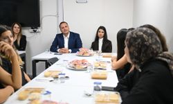 Başkan Eşki’den üniversiteli gençlere ziyaret: “Ben sizin abinizim”