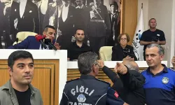 Çiğli Meclisi’nde gerginlik: Başkan Yıldız’a su fırlatıldı