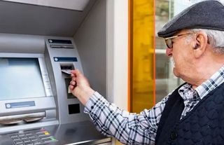 Emekliler için ödeme takvimi netleşti: Maaş ve bayram ikramiyeleri yarın hesaplarda