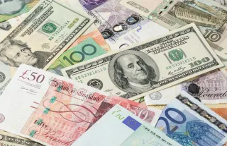 Dolar ve euro haftaya hızlı başlangıç yaptı