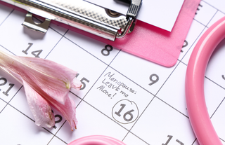 Uzmanından menopoz rehberi: Hormon tedavisi ne zaman gerekli?