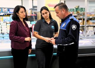 Bayraklı’da zabıta ekiplerinden gıda güvenliği seferberliği!