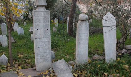 İzmir İplikçi Yunus Türbesi nerede? Bergama İplikçi Yunus Türbesi'ne nasıl gidilir?