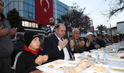 Menderes'te iftar sofrası kuruldu