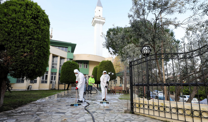 Narlıdere Belediyesi'nden camilerde kapsamlı temizlik çalışması