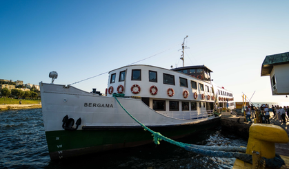 Bergama vapurunda kadınlar matinesi: Müzik eşliğinde danslı bir tur
