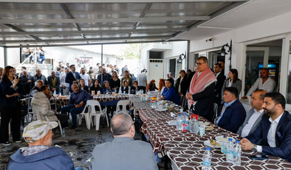 Cemil Tugay, Menderes'te üreticilerle bir araya geldi