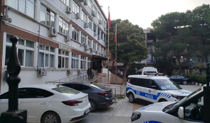 Kemalpaşa Belediyesi'ne yönelik operasyonda 2 tutuklama