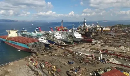 Aliağa’da 15 bin ton atık çevreye yayılmış