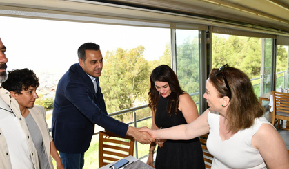 Başkan Onur Emrah Yıldız, Çiğli'de muhtarlarla buluştu