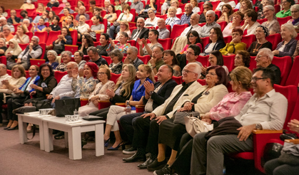 Güzelbahçe’de üç kuşak bir arada: 3. Yaş Üniversitesi’nden duygusal final!