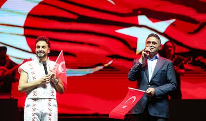 Aliağa'da 30 Ağustos coşkusu Sefo konseri ile taçlandı!