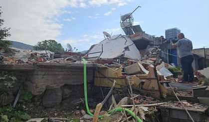 İzmir Bayraklı’da evde patlama: 1 kişi yaralandı