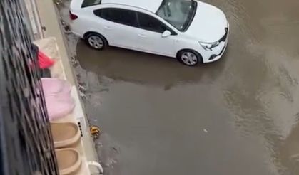 Yağmur sonrası Örnekköy’de kanalizasyon suyu sokaklara taştı