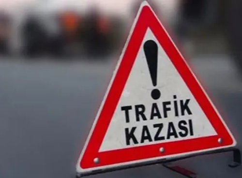 İzmir otoyolunda zincirleme kaza: 5 araç birbirine girdi, yaralılar var