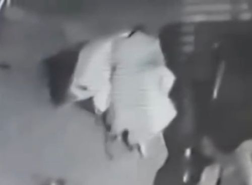 Buca’da pes dedirten hırsızlık! Balkondan saniyeler içinde çaldı