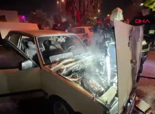 Aydın’da park edilen otomobil saniyeler içinde alev aldı