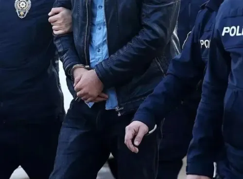 İzmir Çeşme'de  göçmen kaçakçılığı operasyonu