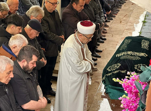 Saman balyalarının altında can veren avcı son yolculuğuna uğurlandı