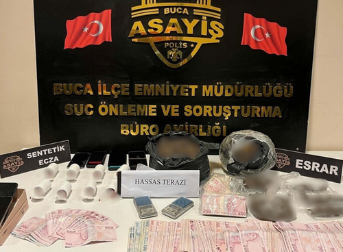 Buca’da yasaklı madde baskını: 8 gözaltı