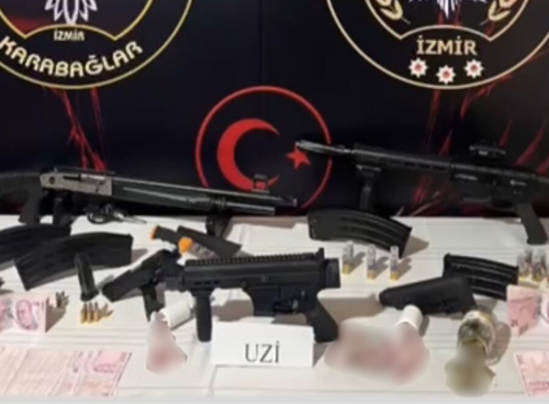 Karabağlar’da cephanelik gibi ev: 3 şüpheli yakalandı