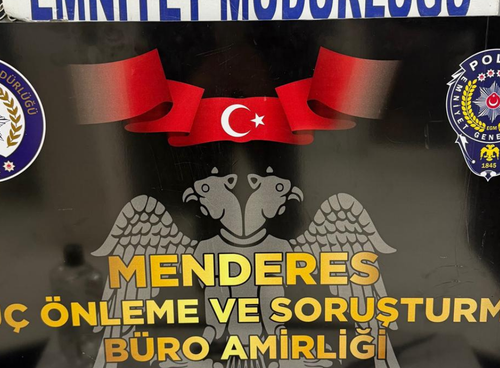 Menderes’te narkotik operasyonu: Yasaklı madde ve silah ele geçirildi