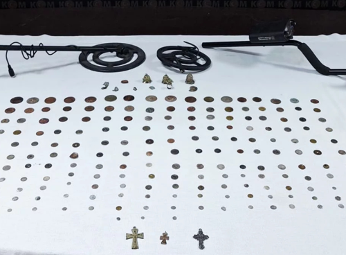 Kınık'ta tarihi eser kaçakçılığı operasyonu: 203  parça ele geçirildi, 1 gözaltı