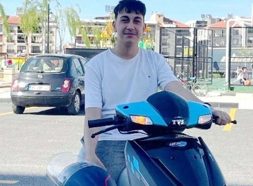 Motosiklet ile otomobil çarpıştı: 15 yaşındaki sürücü hayatını kaybetti
