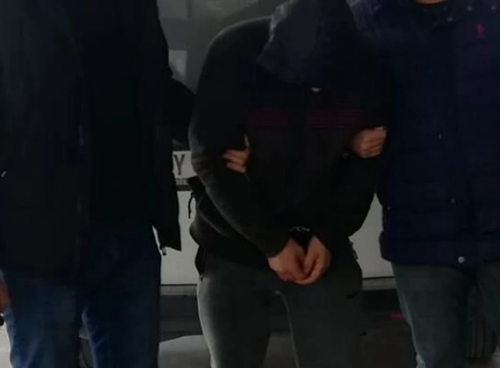 Buca’da 56 yaşındaki kişiyi darbedip gasbettiler: 4 çocuk gözaltında
