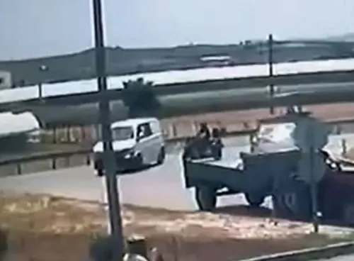 Menderes’te feci kaza: Hatalı dönüş motosikleti biçti